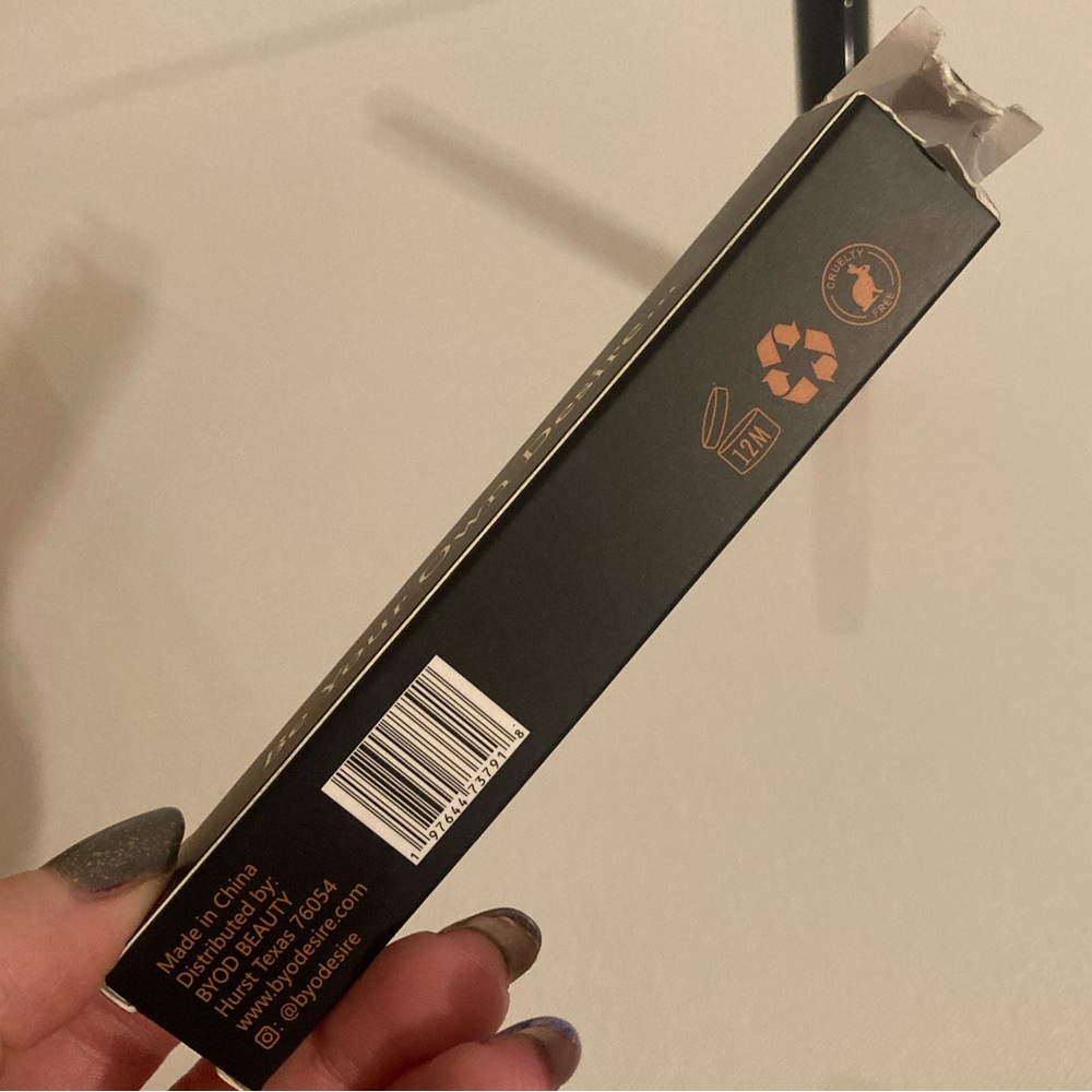 BYOD LONGING LIPS MATTE LIQUID LIPSTICK with Vitamin E - Straight Forward - Picture 4 of 10